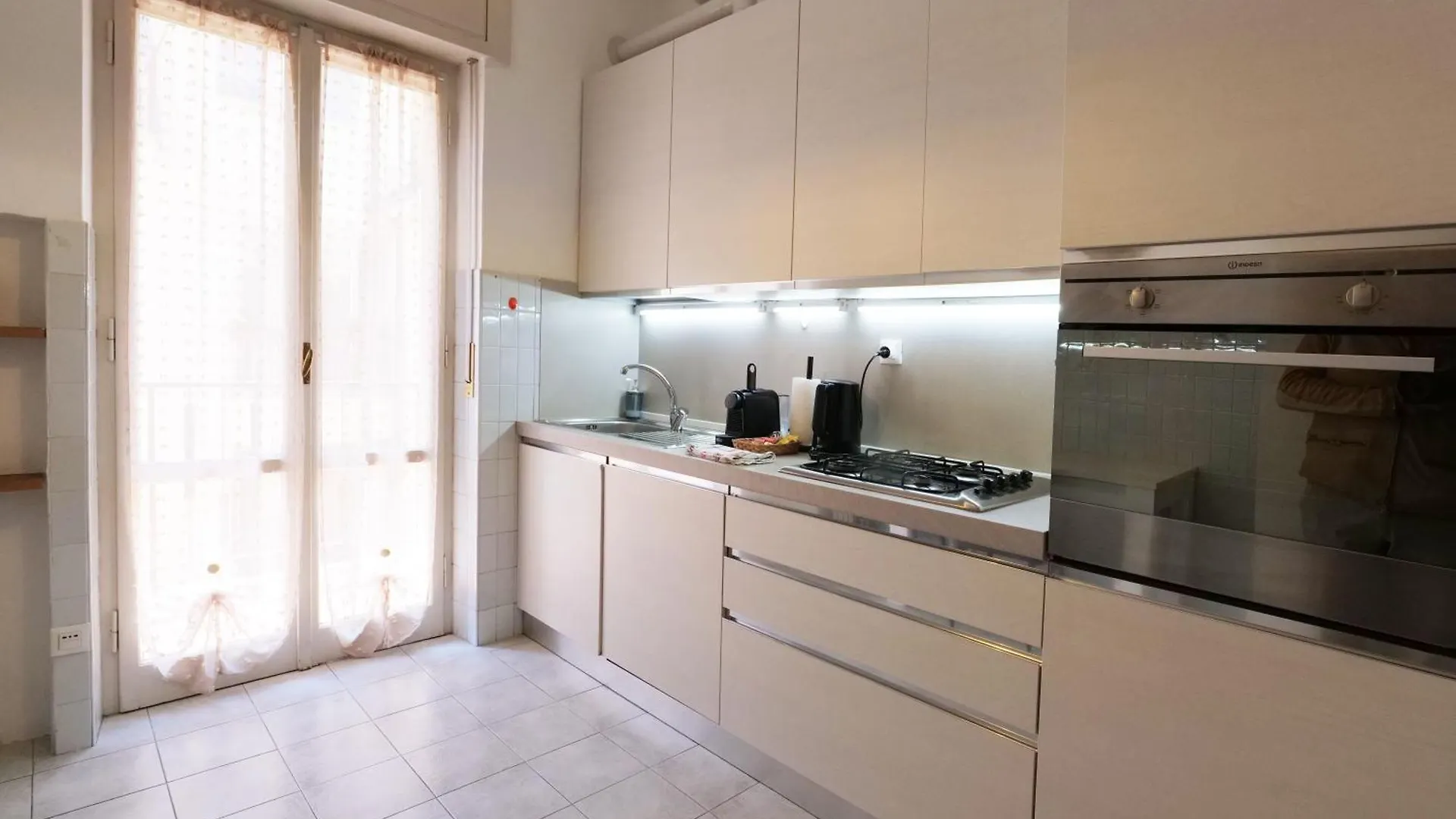 Casa Letizia All'Arena - Parcheggio E Supermercato Werona 0*,  Włochy